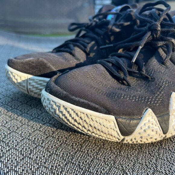 Nike Kyrie 4 "Ankle Taker" 943806-002 Black White Purple Men's Size 9 - Picture 9 of 16